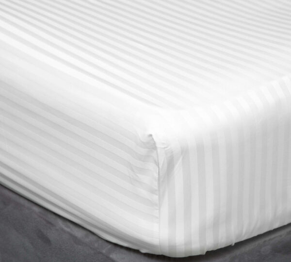 Hotel Suite 540 White Fitted Sheet